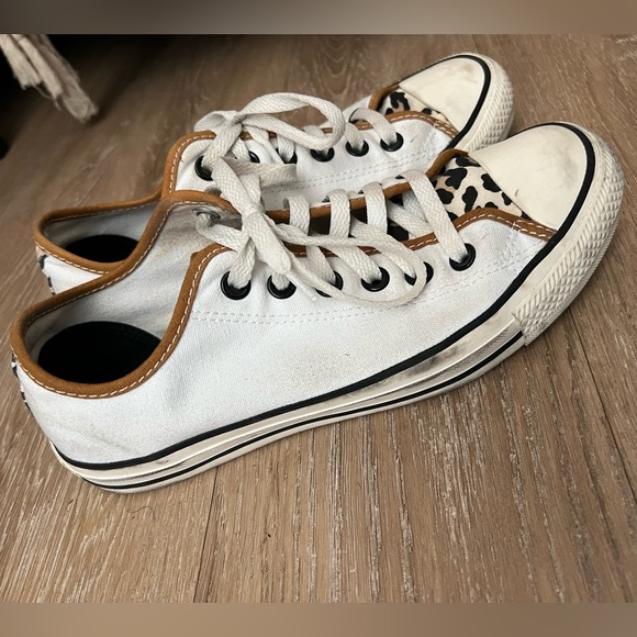 Animal print converse. - Picture 2 of 7